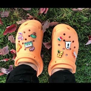 Orange Croc Bae’s *no jibbitz included*